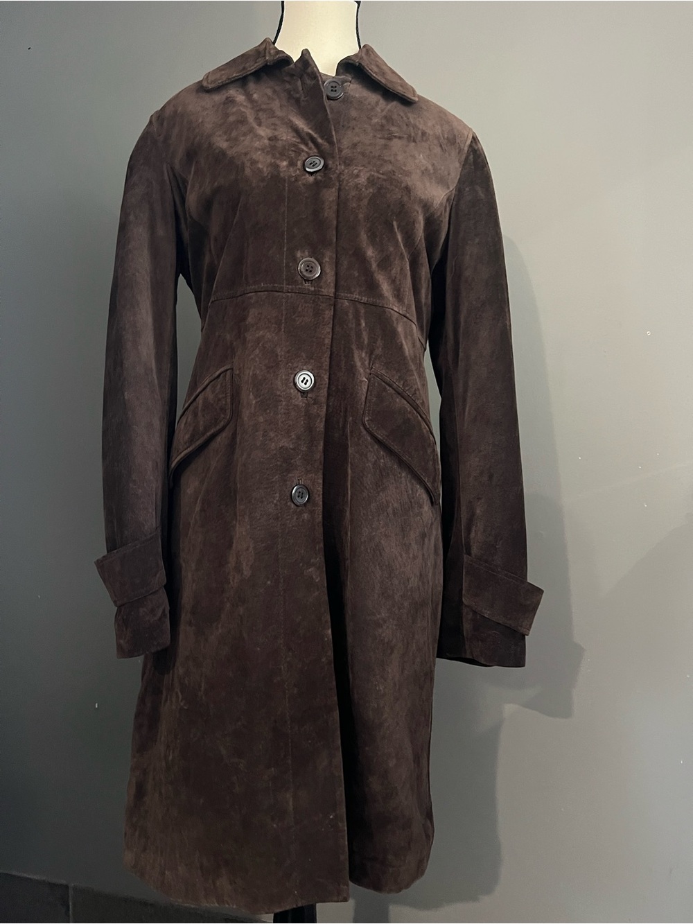 Danier Vintage Brown Suede Women's Coat. Size XS( Fit’s like a S/M) EUC